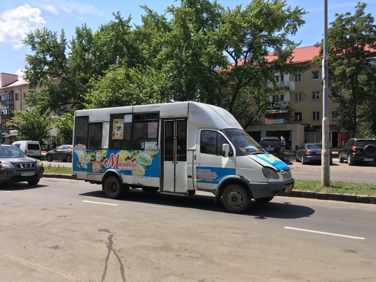 Pr fotek marutek v Uhorod + autobus v nedalek vesnici