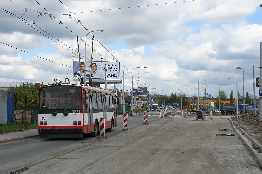 kov proporce ulice Olomouck ped vjezdem k budoucmu kruhi. 