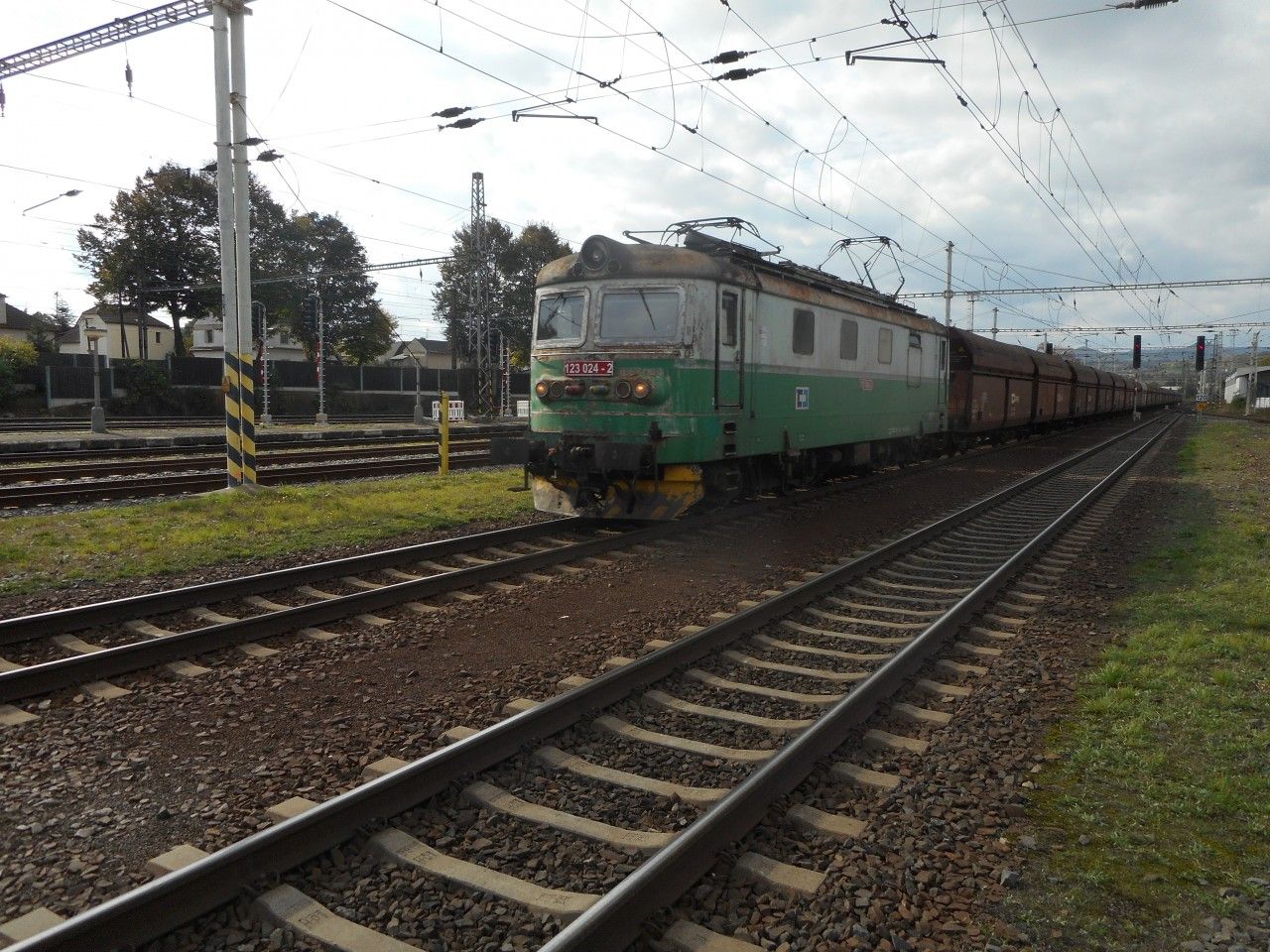 123 024-2 v Lovosicch dne 4.10.2017.