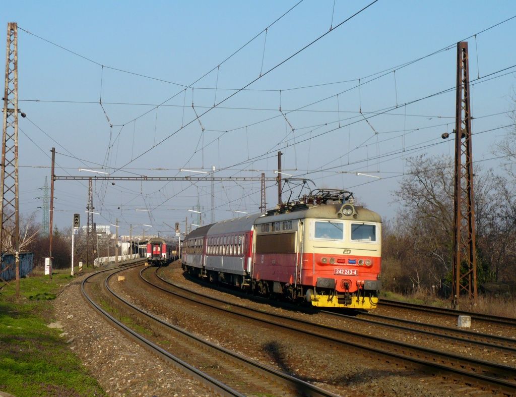 242-243 , R 812 Sitno , Ba-Vinohrady , 11.3.2014