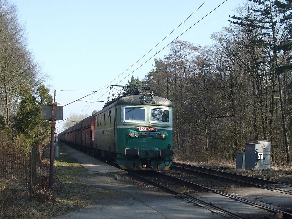 123 029 Lys n. L.-Dvorce (17. 3. 2012)