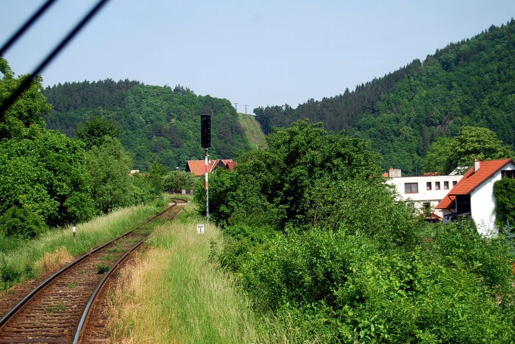 Pjezd do Nedvdice byl trochu zdlouhav, jak vidno na vjezdovm nvstidle