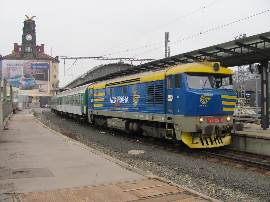 749 039 na ele R 1244 - Praha Hl.N. - 20.2.2011.