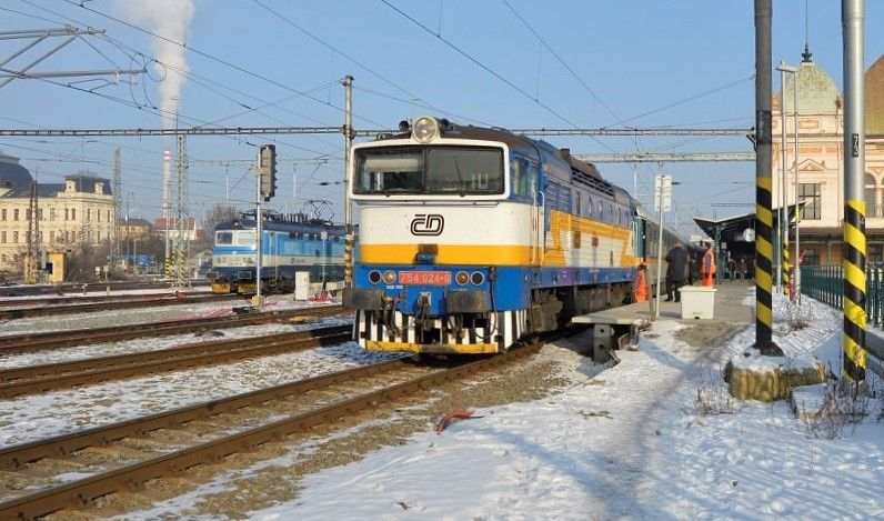 754 024  Ex 352 Jan Hus Plzen hl.n 29.1.2017