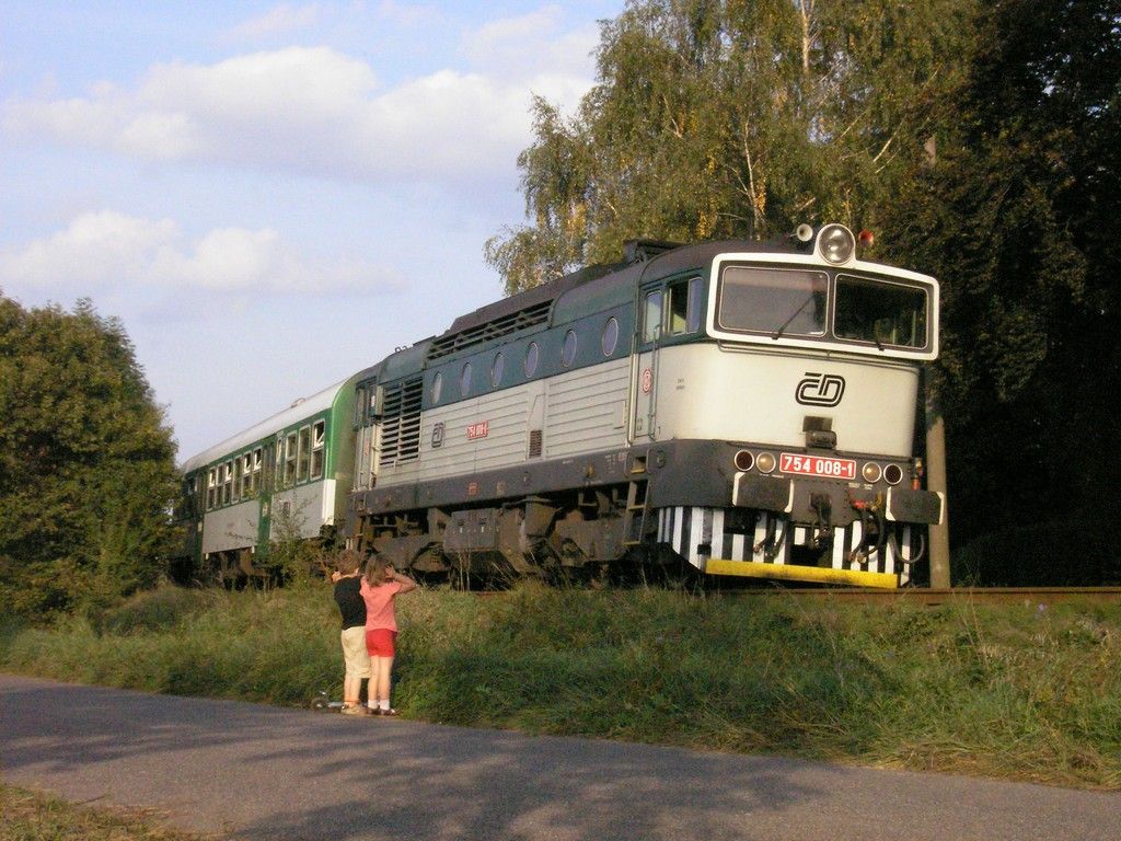 R1444, Kunovice-Louka