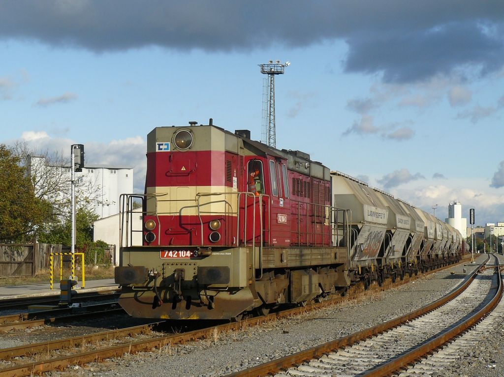 742 104-3 Krom(13.10.2009,Mn 81052,foto-Ale Krka)