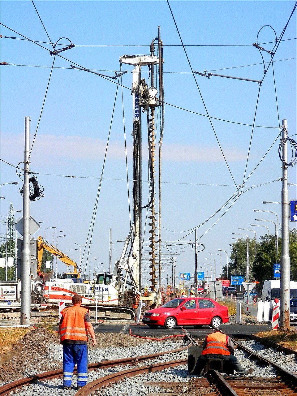 vrtn zkladu storu traknho veden na ulici Plzesk