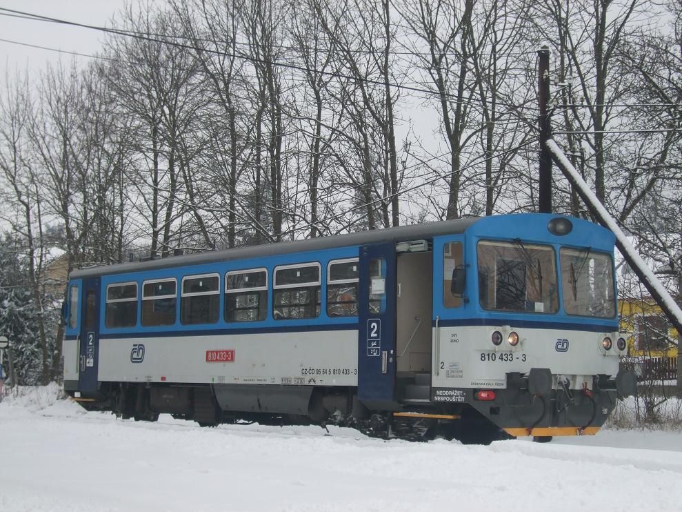 810 433-3 v Jemnici dne 9.1.2010 (vlak 24873)