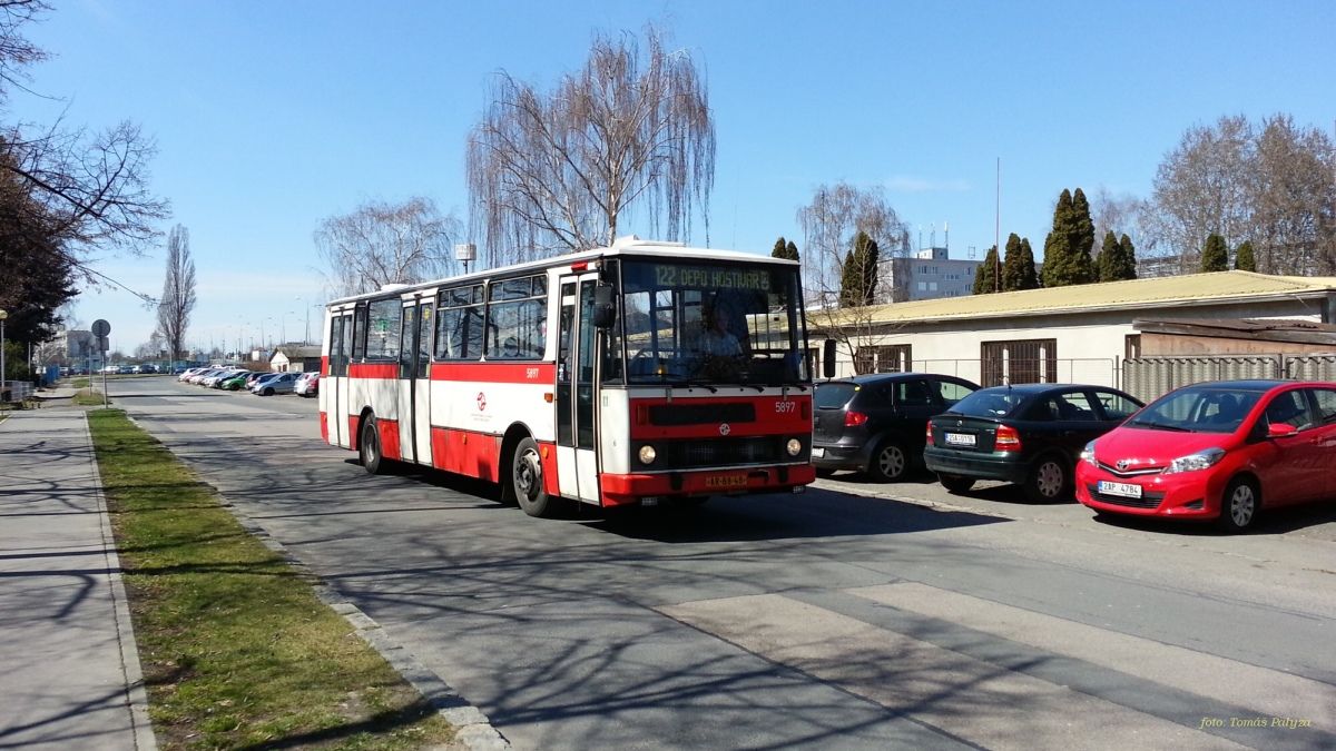 V pondeli 5897 jeste opravdu jako bezny spoj na Zentive...