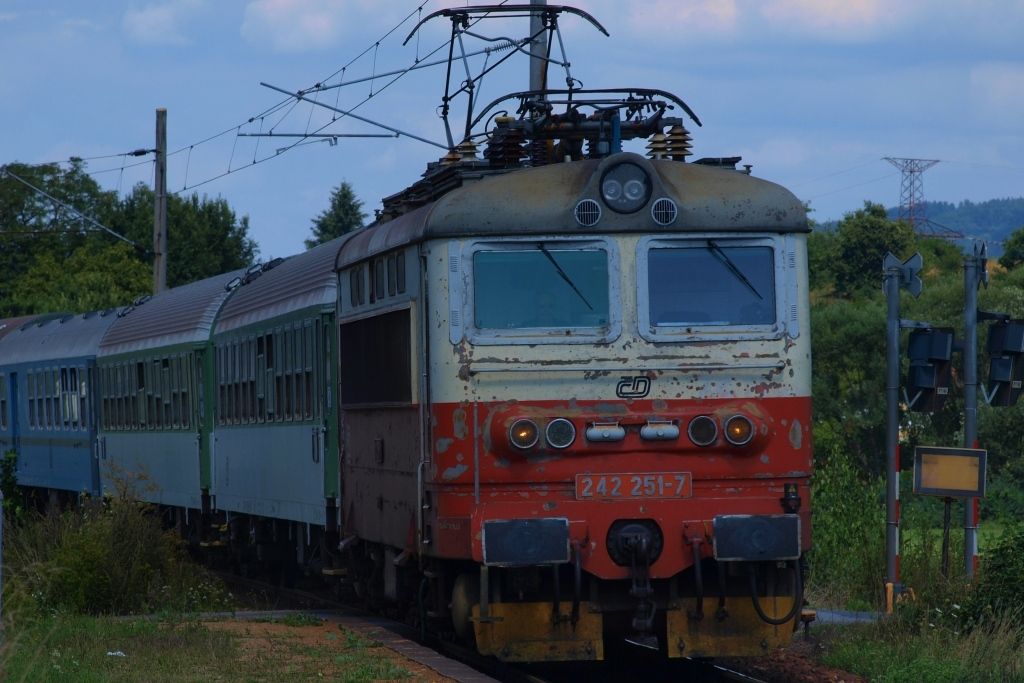 242 251-7 R 663  Protivn zastvka