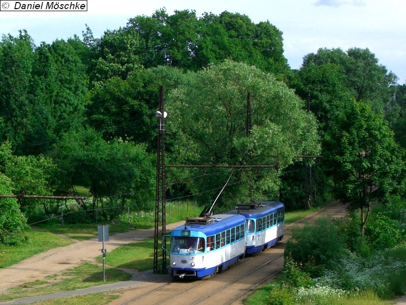 T3A-Doppeltraktion 5-2103 + 5-2104 an der Haltestelle Jūrmalas gatve.