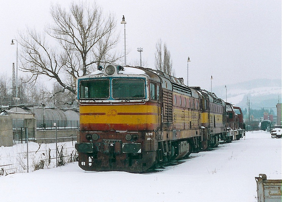 750 313-9+750 180-2+726 069-2+T444.0511 Valask Mezi(1.2004,foto-Ale Krka)