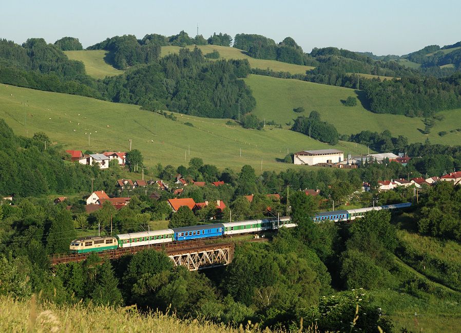 150.210 - Lun u Vsetna (Os 3257, Valask Mezi - Horn Lide); 23.06.2010