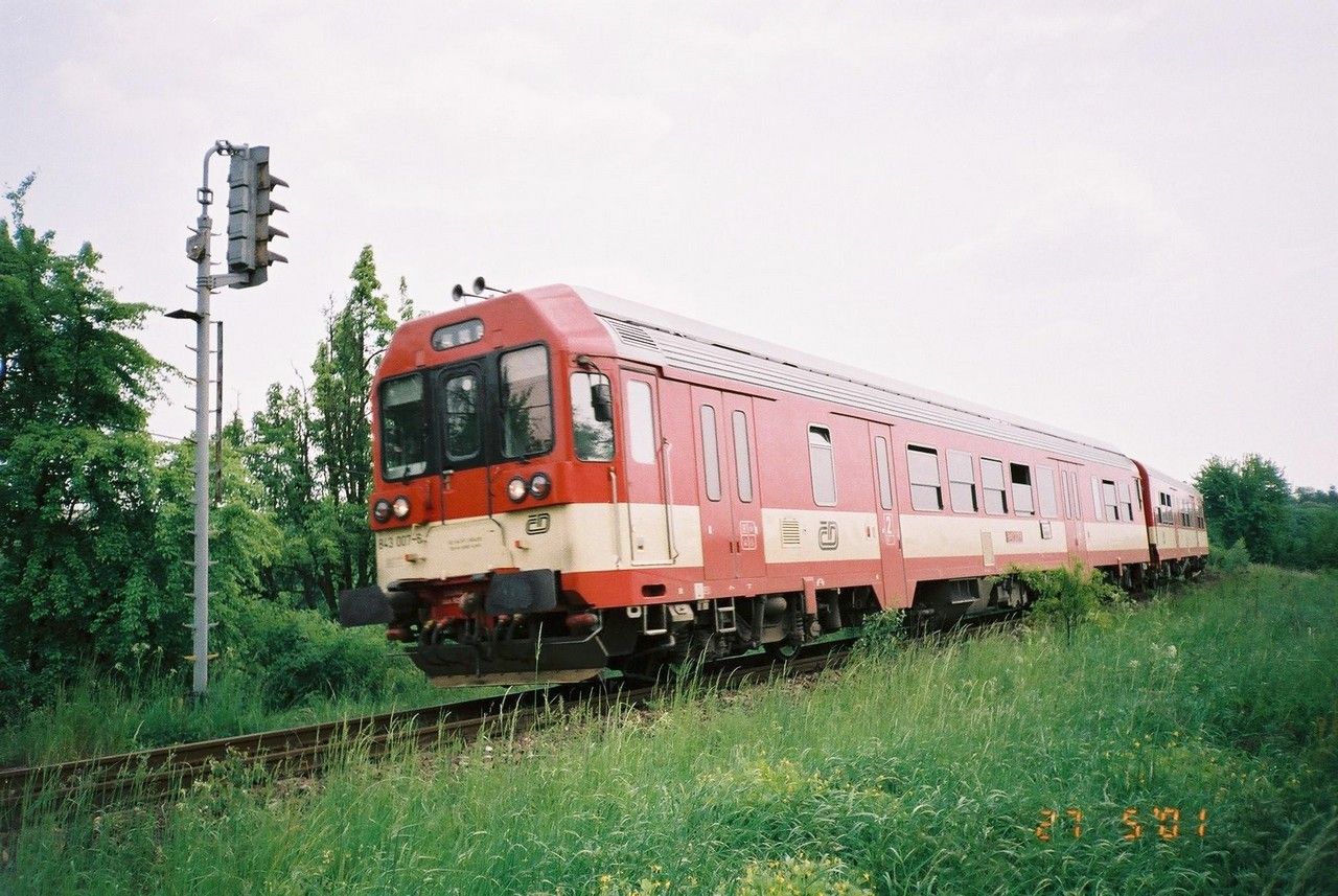 843.007 vjd v Os 9806 z Prahy Mas. n. do st. Rakovnk 27.5.2001