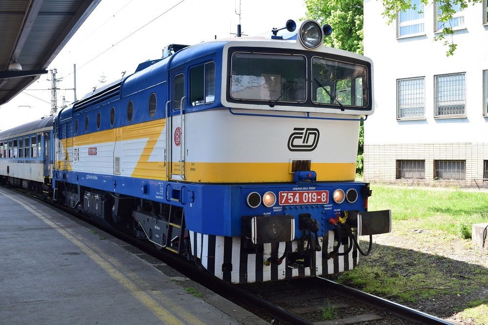 754 019-8 Os 3158 Ostrava hl.n.18.5.2020.