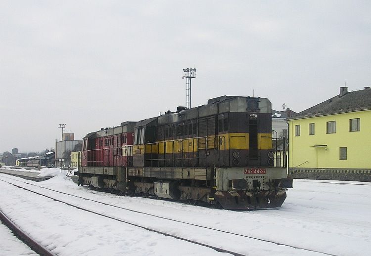 742.442+xxx, Turnov, 18.3.2006 (foto: Vla Musil)