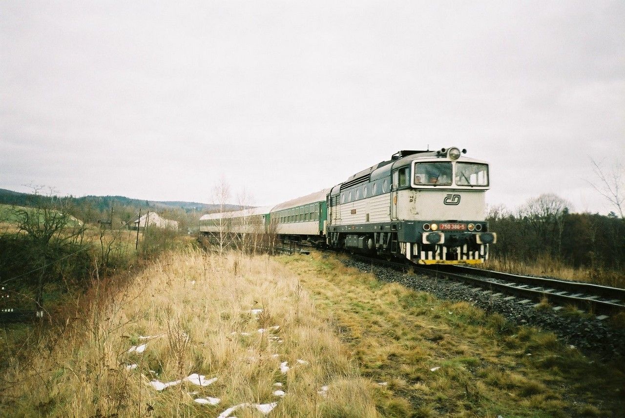 750.386 jede do Rakovnka v Os 2506 z Prahy Mas.n. 21.1.2002