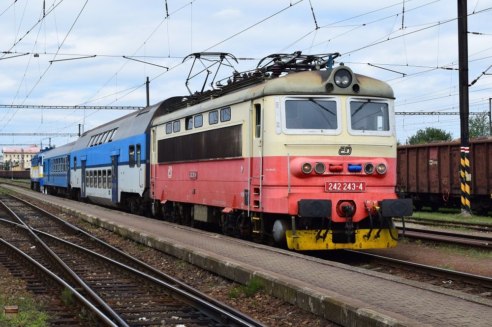 242 243-4 Os8357na pk754 019-8 Jihlava23.8.2016