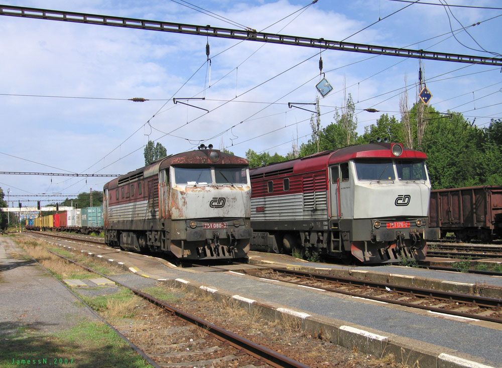 751.080 a 751.176 s kontky do Uhnvsi, Praha-Hostiva