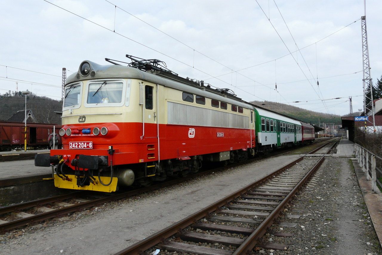 242.204 3.4.2008 v Kuimi pi testu s dcm vozem 954.003