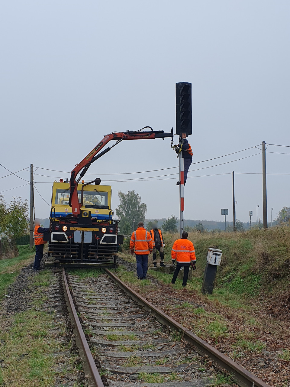 Chotim 22.10.2024- Odstraovn vjezdovho nvstidla od Dobkoviek.