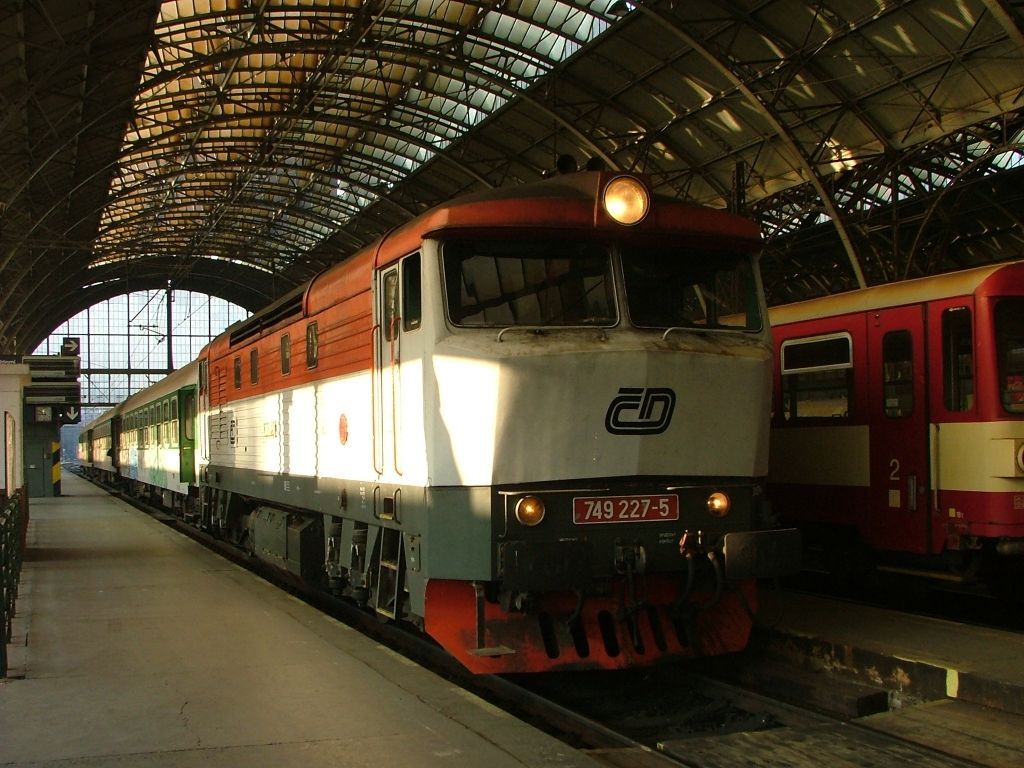 749-227-5 R831 Praha-Hl.n. 11.10.2005