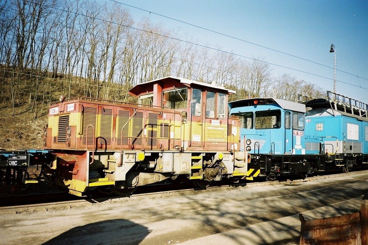 704.510 (T 238.0010)+797.703 ve st. Kraskov, 23.3.2003