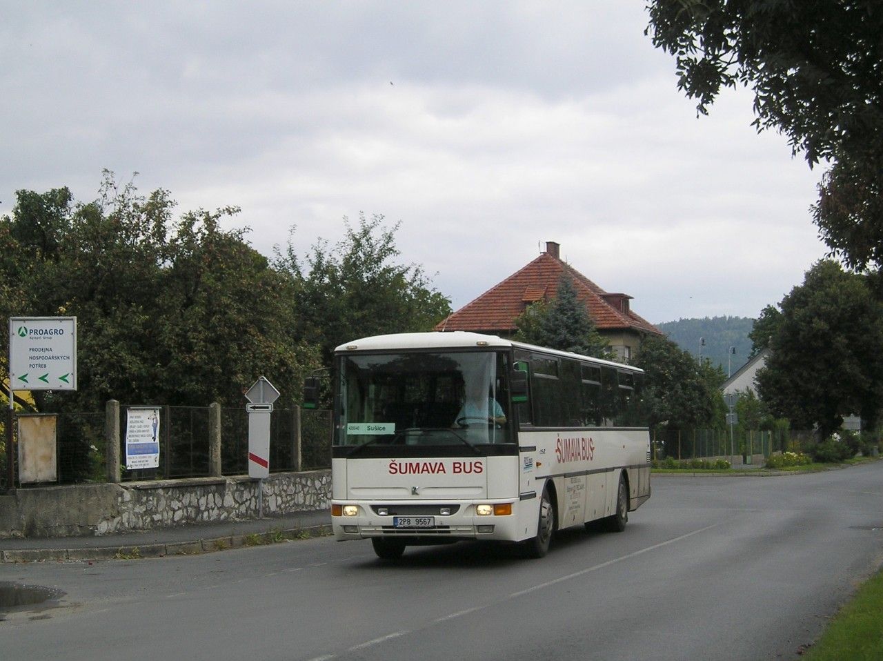 A kdy u Suice tak jet nco mstnho - C954E 2P9 9567 dopravce umava bus.