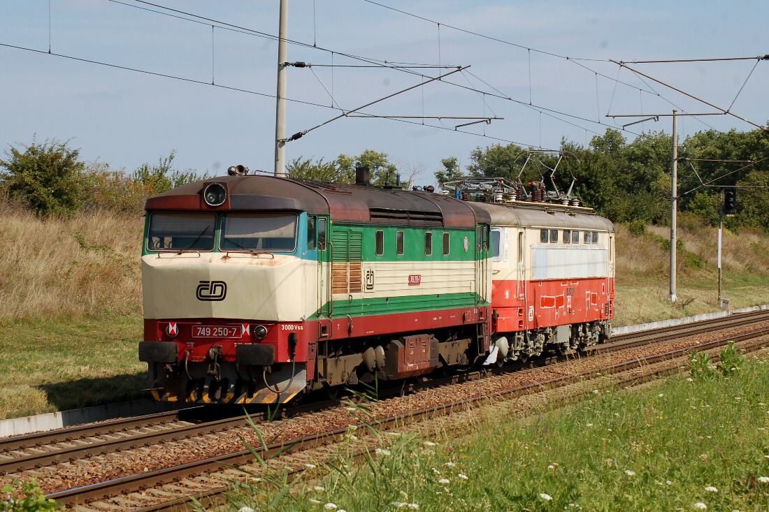 242 252+749 250 Beclav - Hruky