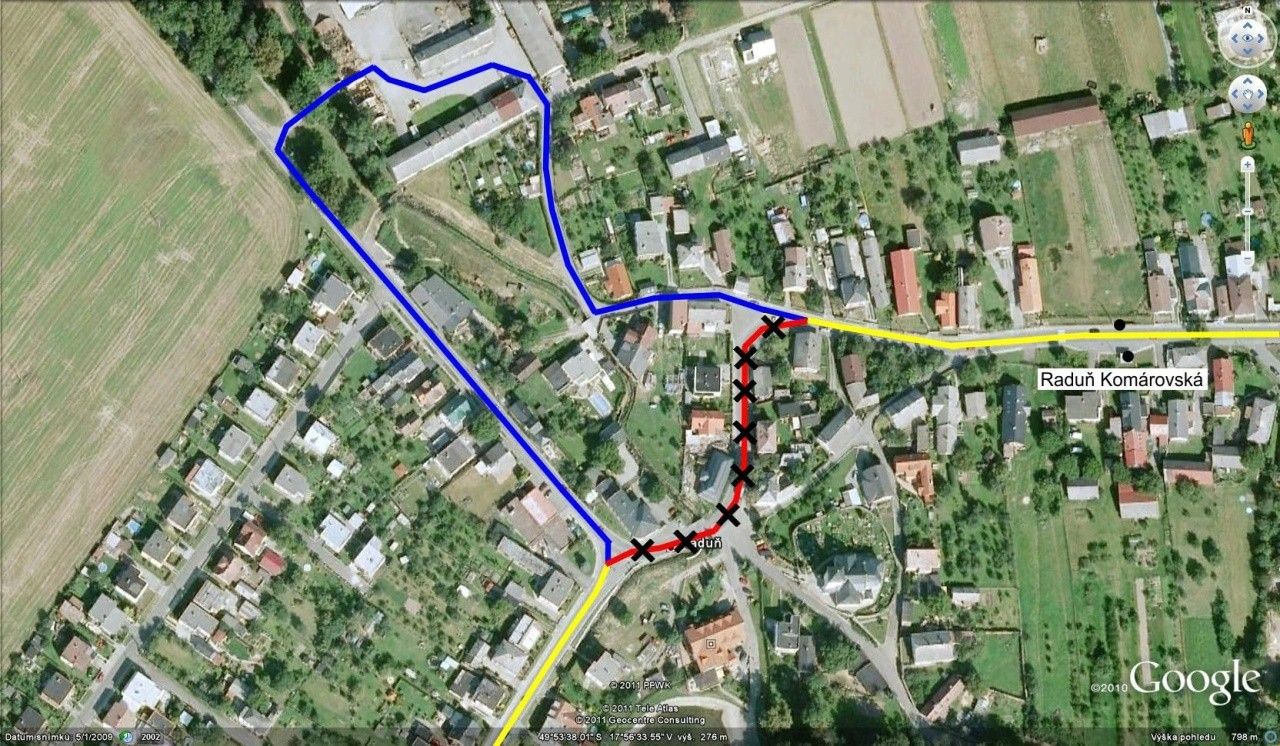 Odklon linky 218 v obci Radu 13. 8. 2011 (a 14. 8. 2011).