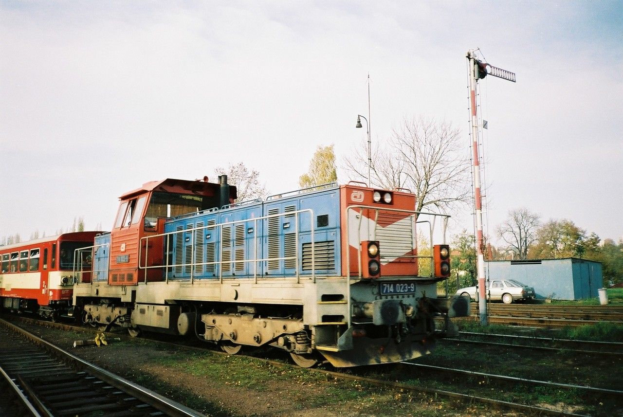 714.023 v Os 16705 z Beova n./T. vjd do st. Rakovnk, 30.10.2001