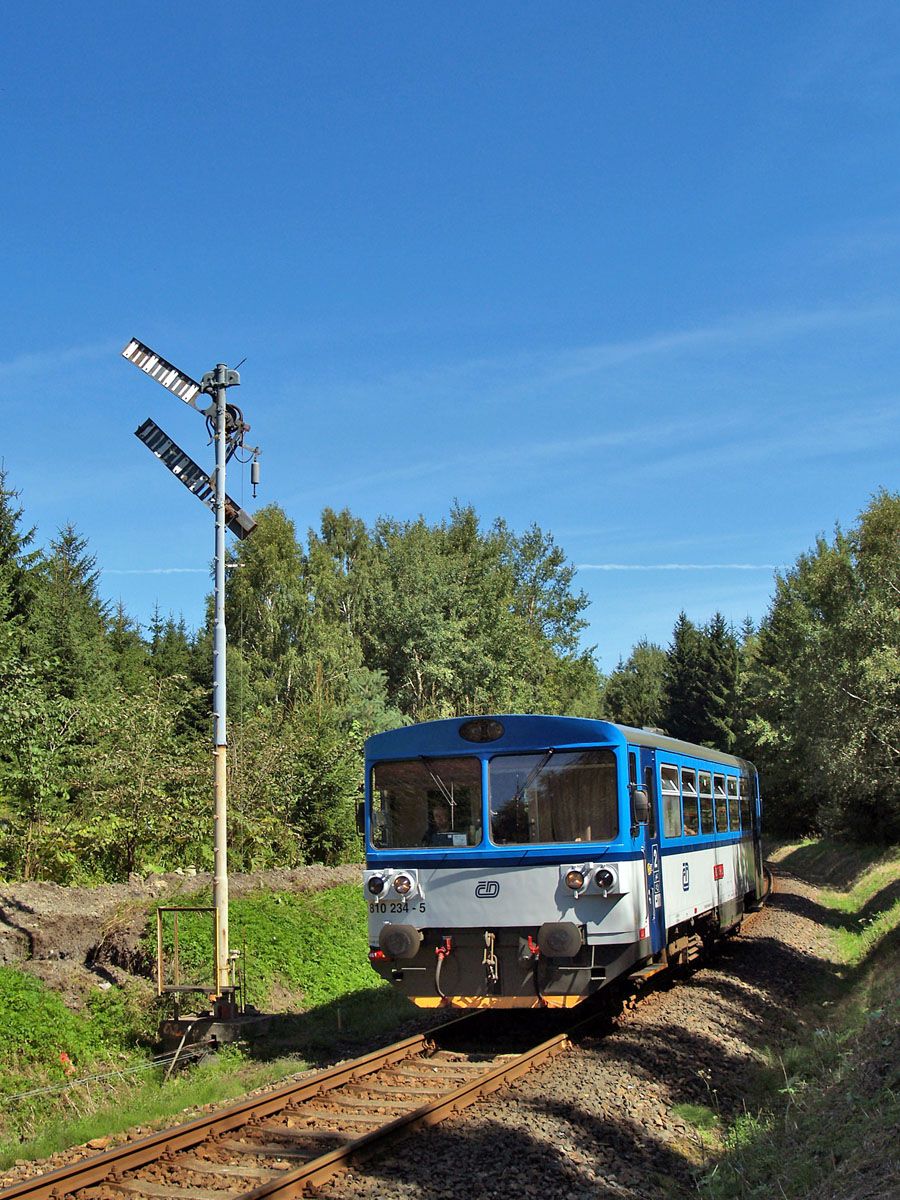 810.234 jako Os Hanuovice - Doln Lipka u vjezdu do clov stanice (21.8.2011)