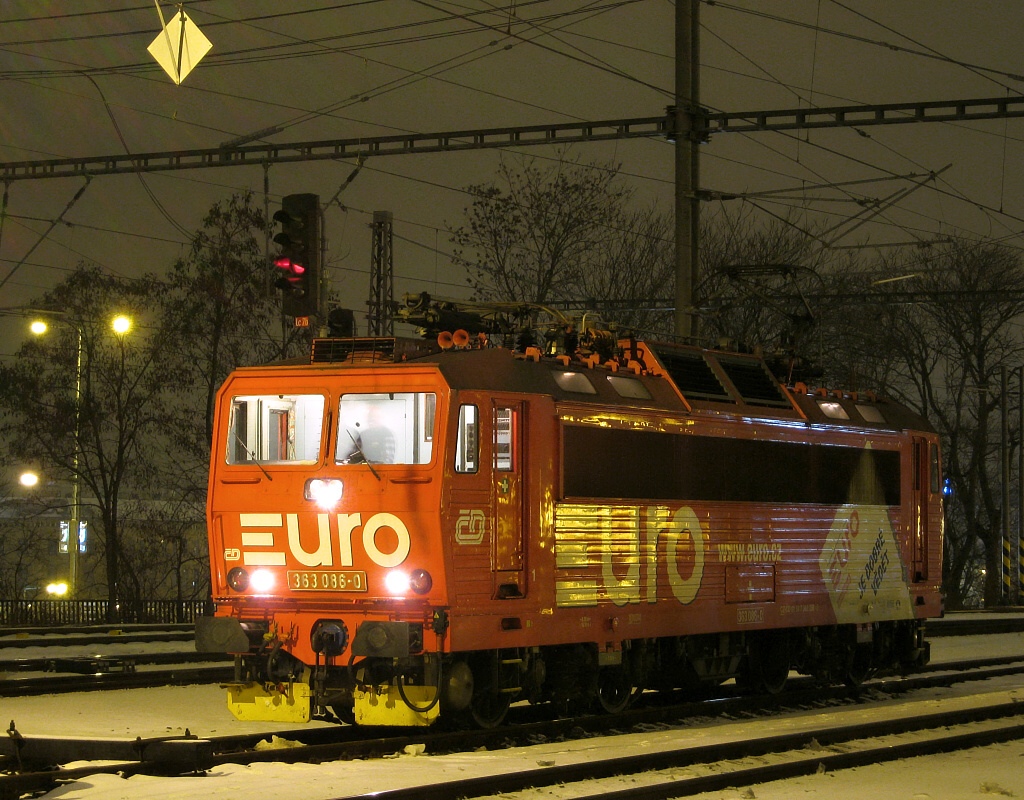 odstaven lokomotiva z R767-29.12.2010-Praha hl.n
