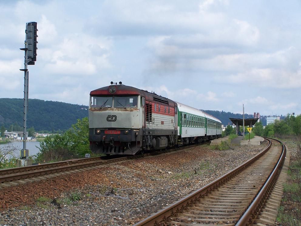 749 107 + 3 B ka - os. 9059 - Praha Modany - 28.5.2011.