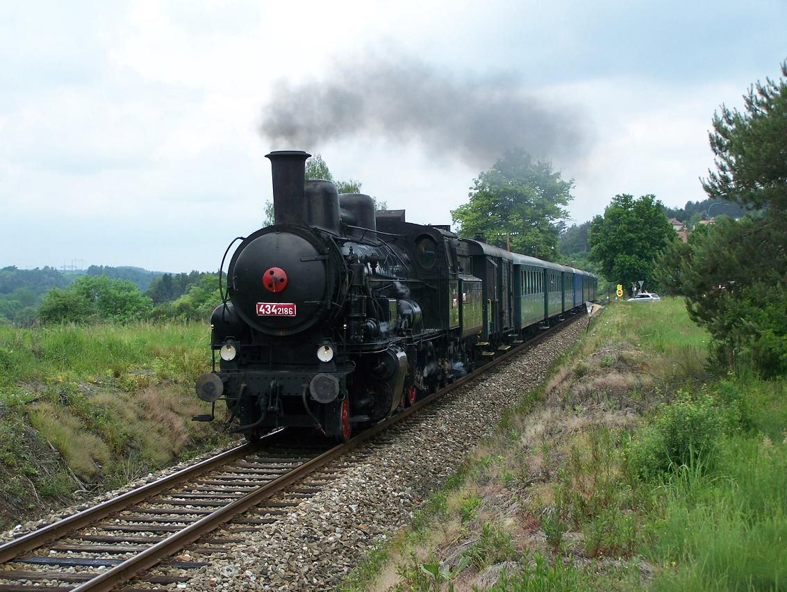 434 2186 na ele parnho vlaku do Postupic - Chrst - 28.5.2011.