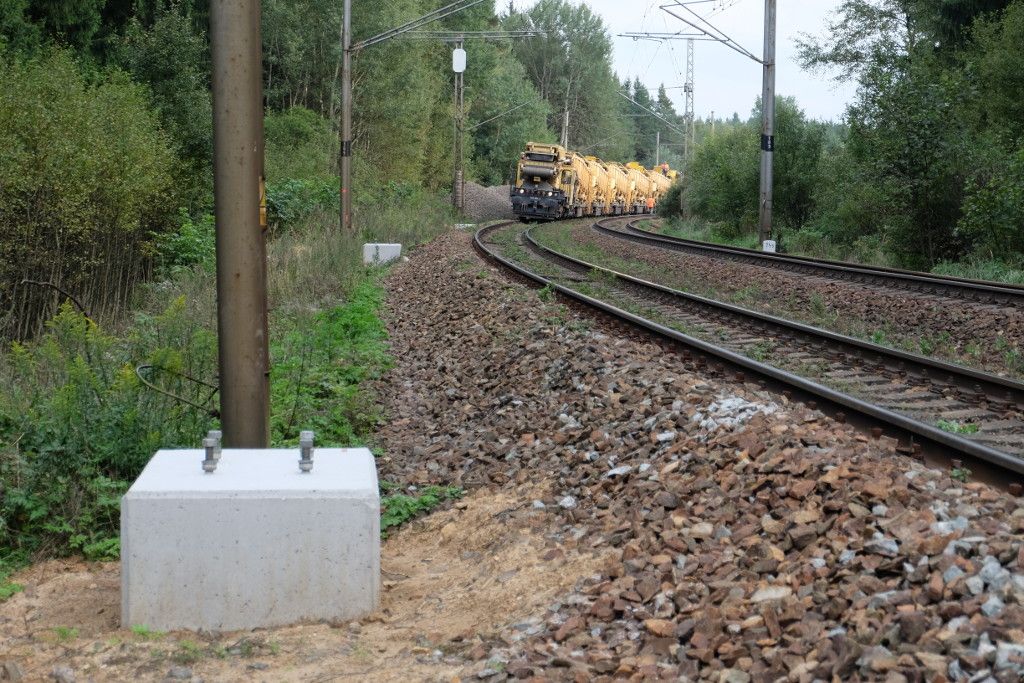 istika  u mostu pes silnici Ostrov n. O. - Bohdalec, pohled smr Brno