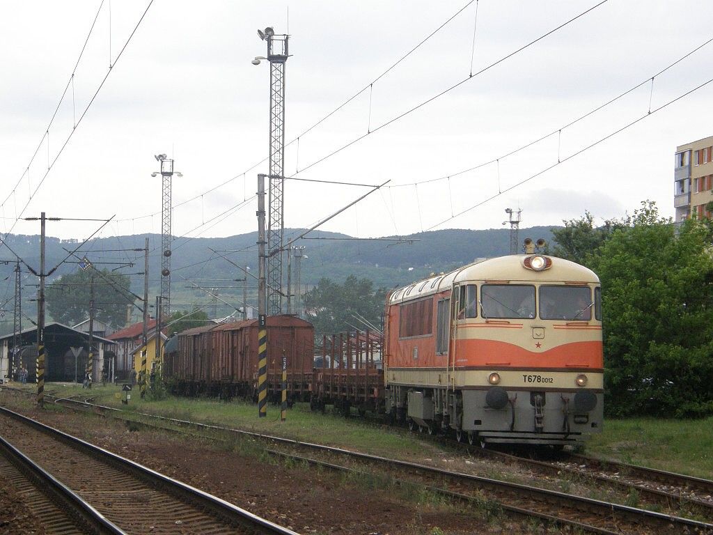 T 678.0012 Na odjezdu s po.vlakem z Bratislavy 19.6.2010 foto-M.ich