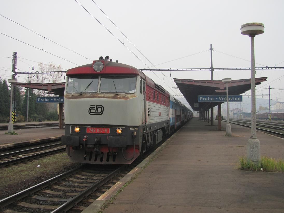 749 107 piv vozy z ONJ - Praha Vrovice - 31.10.2010.