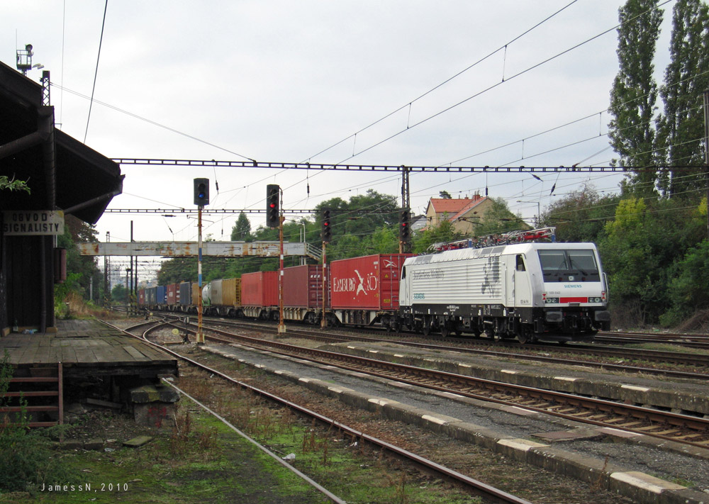 E 189-840 neinn na konci Nex, kter jede do Rotterdamu, Praha-H0stiva