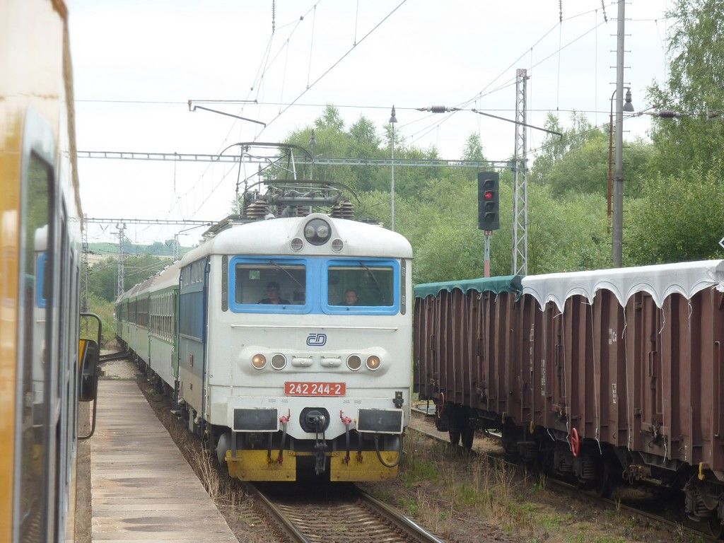 242 244-2, R 660 Romberk, Jaroov nad Nerkou, 20.7.2010