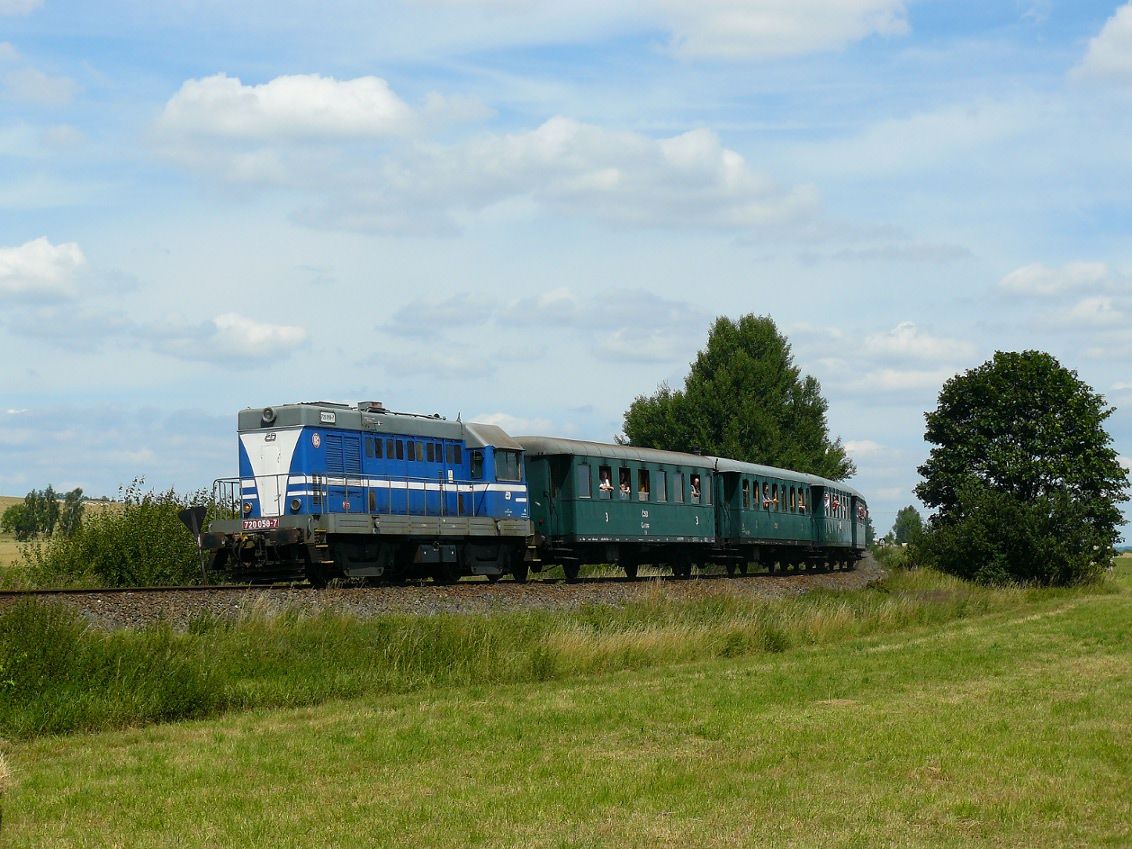 T435.0058 veze vlak Os27315 nedaleko zastvky Konstantinovy Lzn.