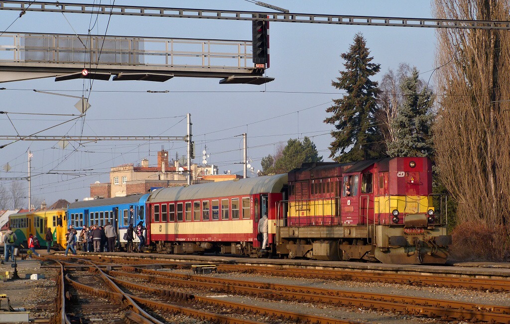 742.279-Os 3915-Huln-27.1.2012