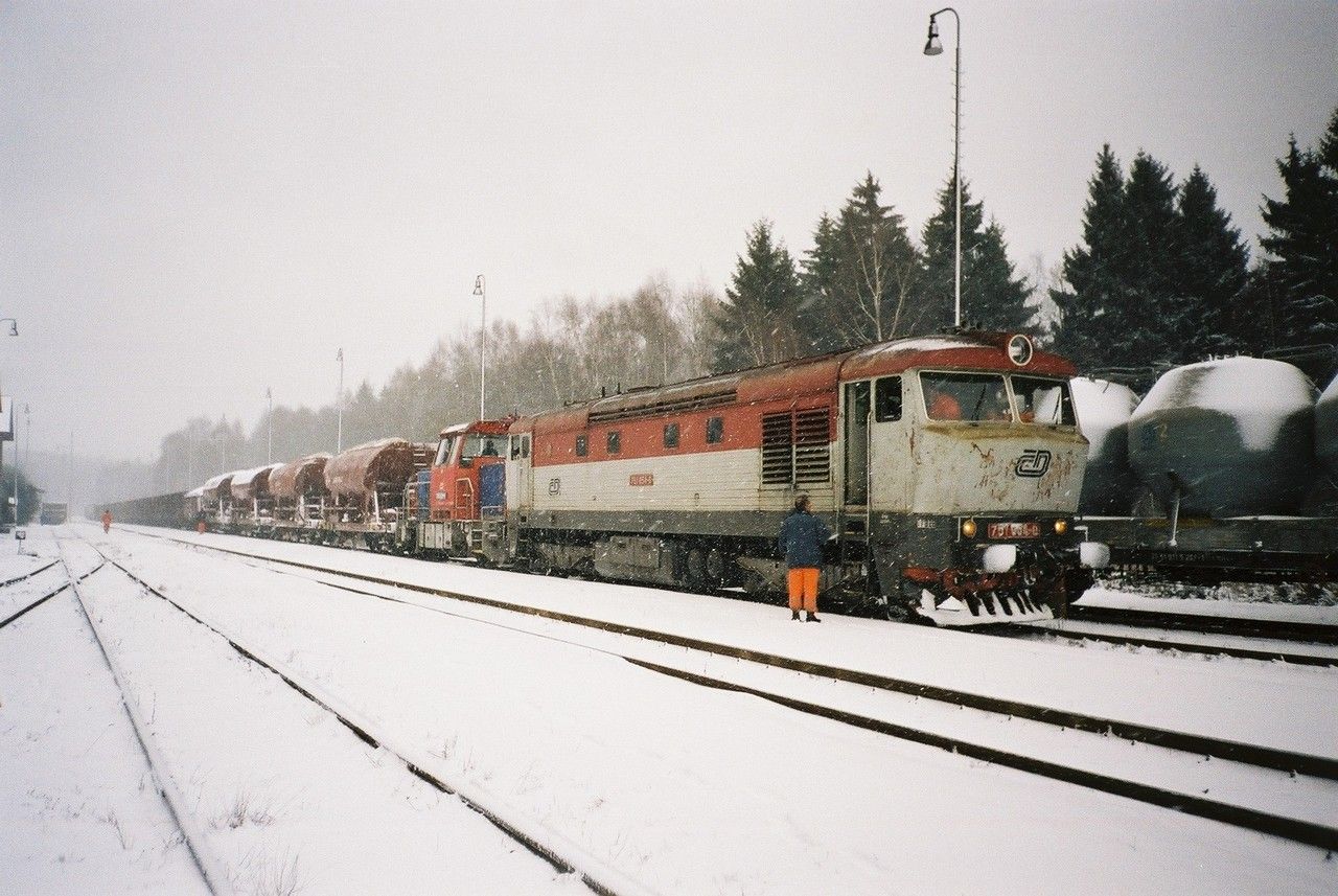 751.054+708.009 po pjezdu v Mn z Kam. ehrovic v st. evniov, 15.12.2003