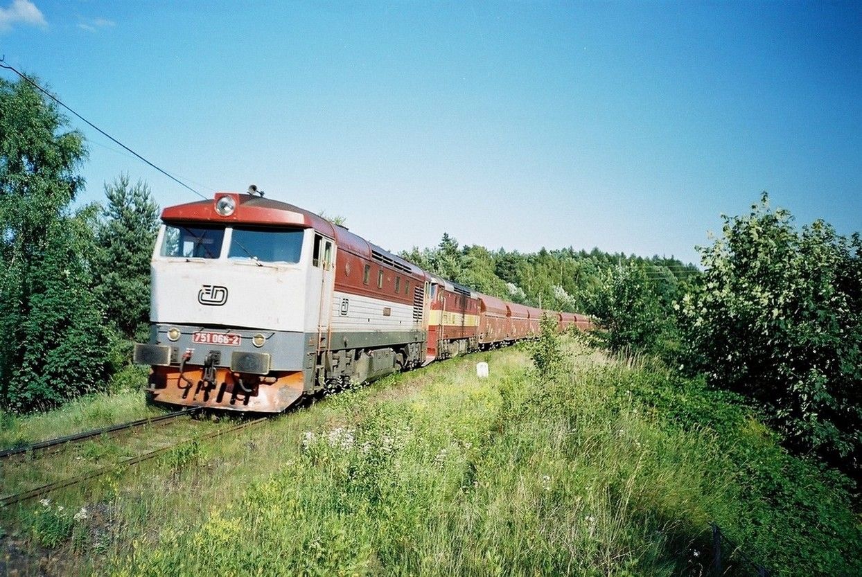 751.066+065 v nkv z Kladna na Lunou, u zast. Kl.-Rozdlov, 24.6.2003