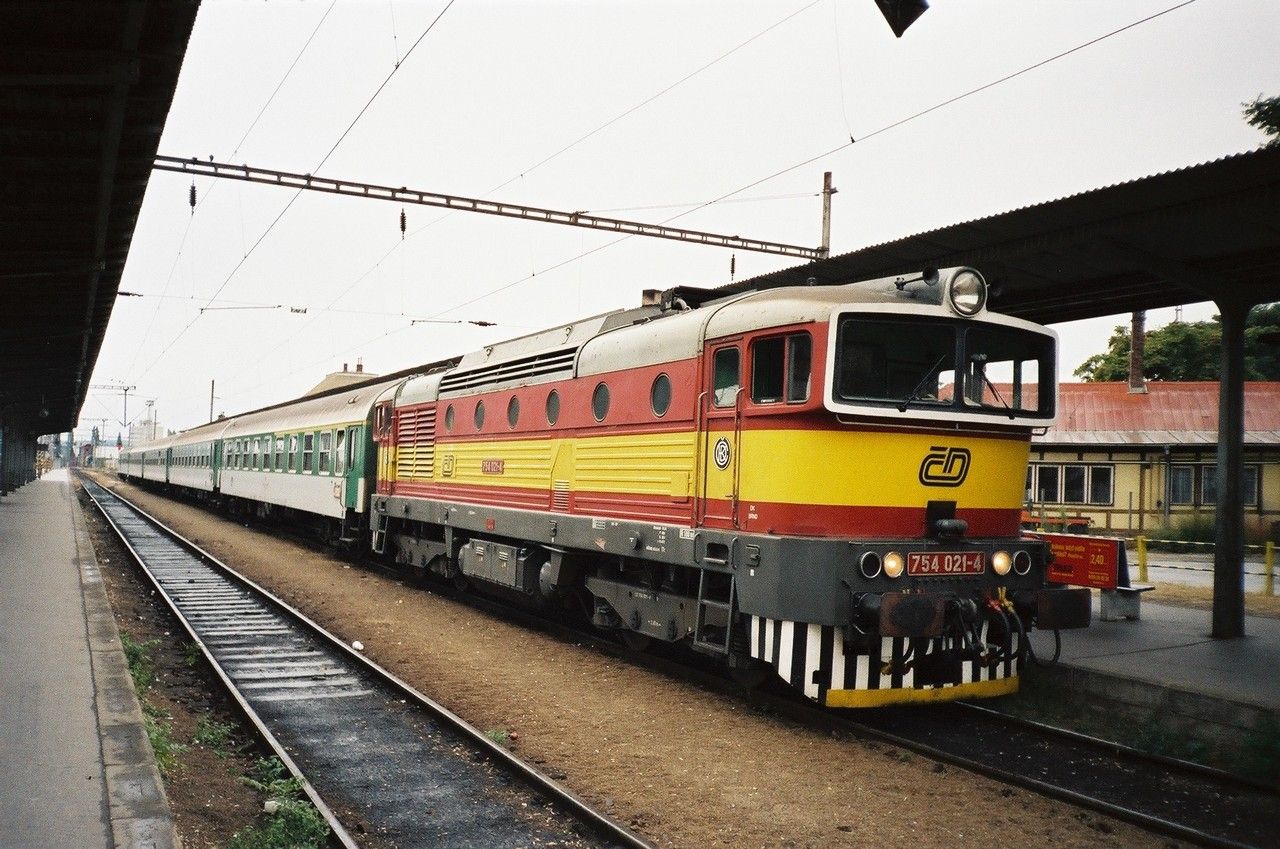 754.021 po pjezdu v R 667 Junk z Plzn hl.n., 28.9.2002