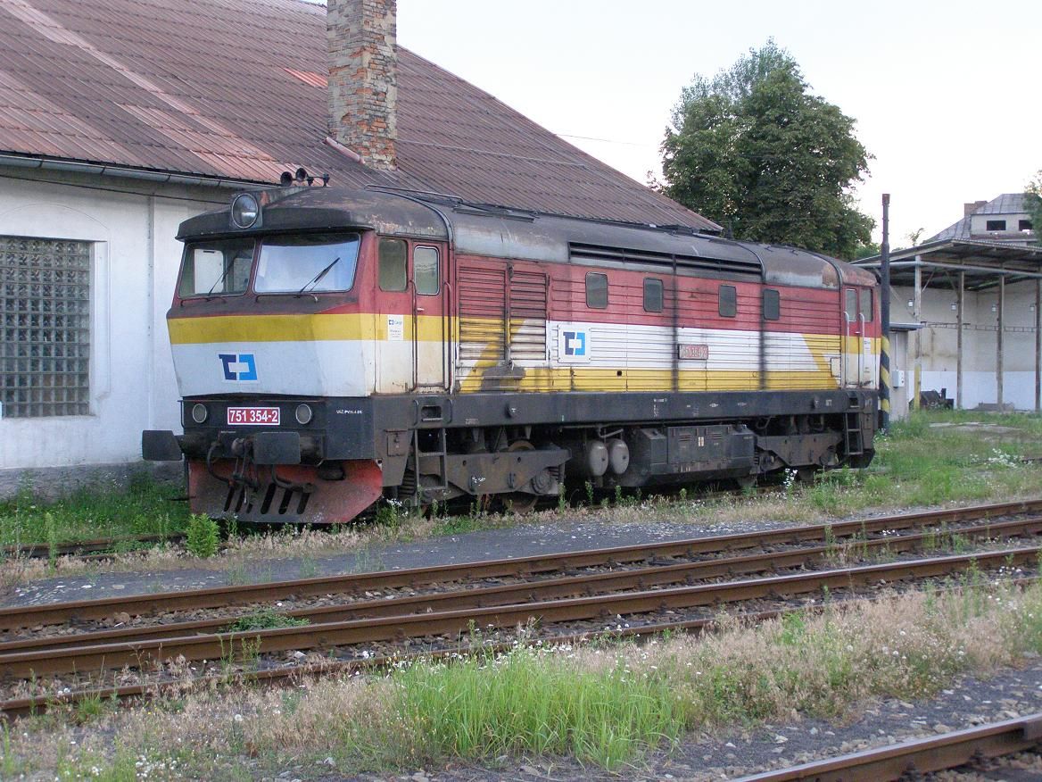 751 354-2 v Kralupech 1.8.2009