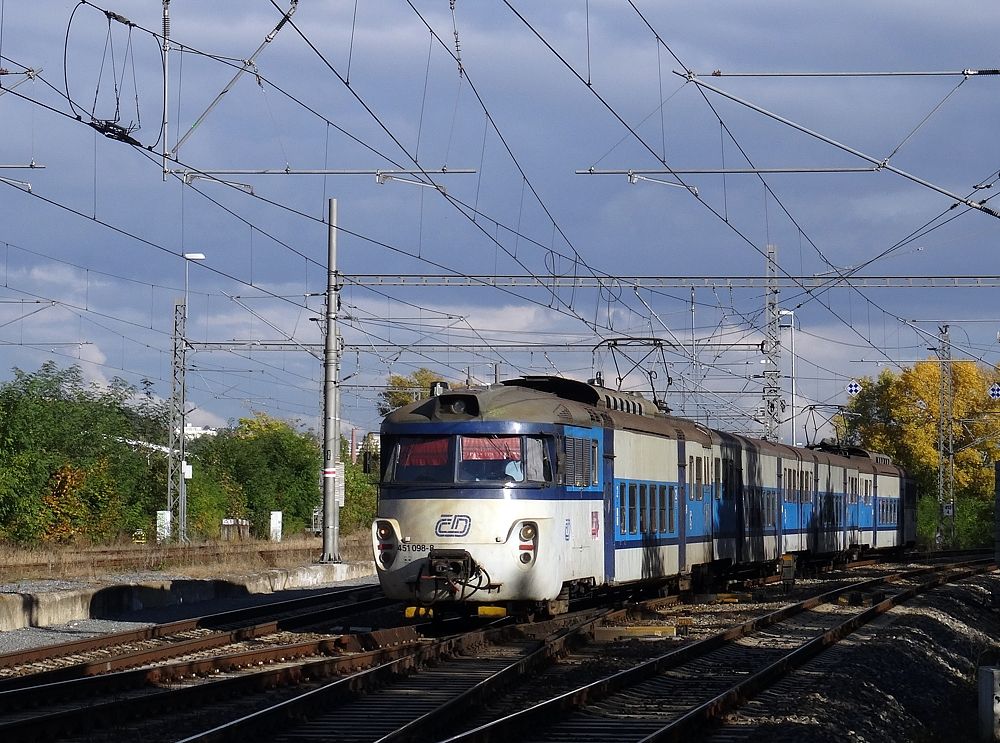 451 098-8 Praha - odb. Stromovka