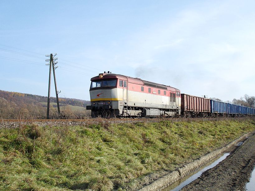 751 056-3 s Pn do Medzilaboriec a Polska cez Lupkow, Hrabovec nad Laborcom, 1.11.2010