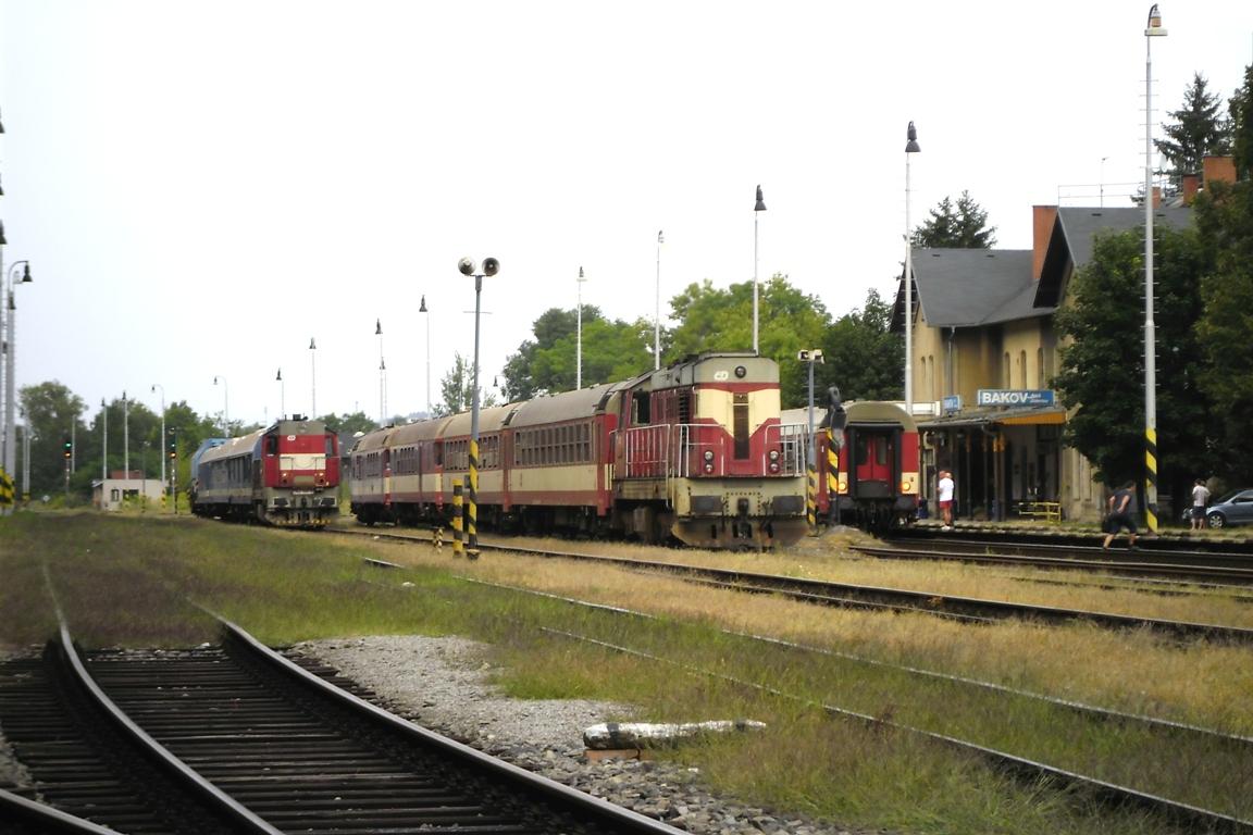 742 196-9 a 035-9 (pk R 1114)_Bakov nad Jizerou hl. n. (18.8.2013)