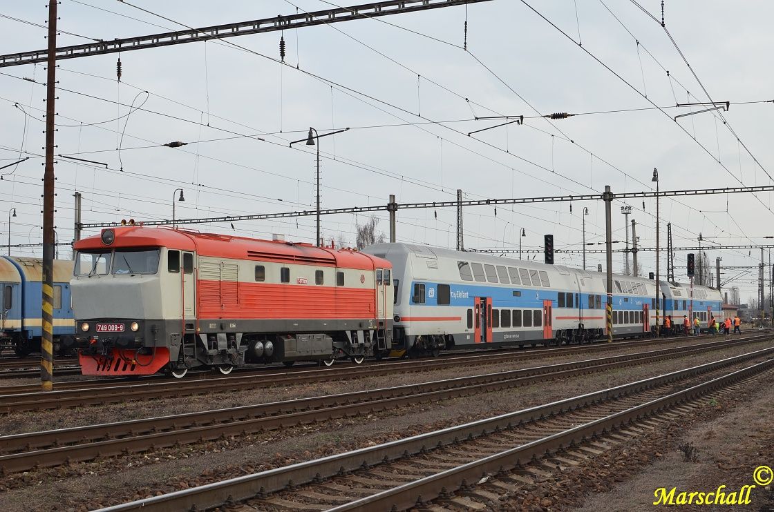 T 478 1008 + 971 013-8 a 071 019-4 a 471 013-3_-_26.11.2011-_-DKV Praha_st.Nymburk.